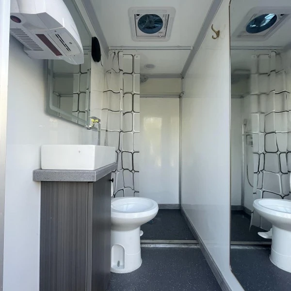 Multi Cubicle Mobile Shower Trailer